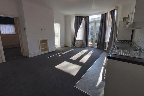 1 bedroom flat to rent, Beech House Road