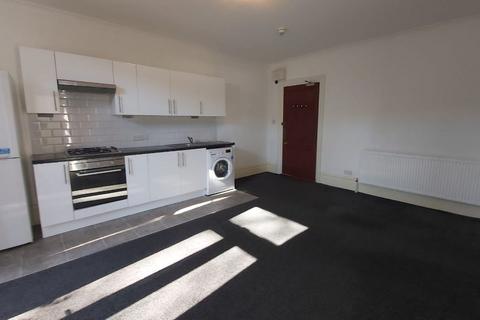 1 bedroom flat to rent, Beech House Road