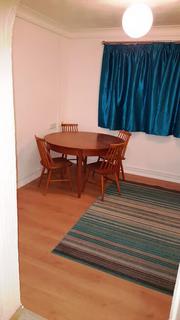 2 bedroom flat to rent, Sunny Hill