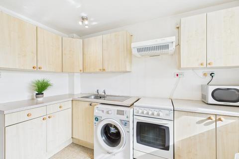 undefined, Woodhill Rise