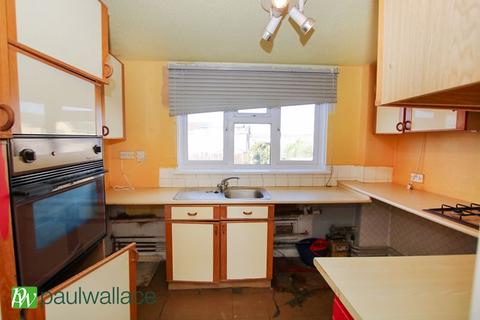 2 bedroom flat for sale, Slipe Lane, Turnford