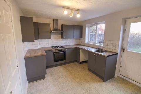 2 bedroom townhouse to rent, Robin Bailey Way, Hucknall, Nottingham, NG15 7UP