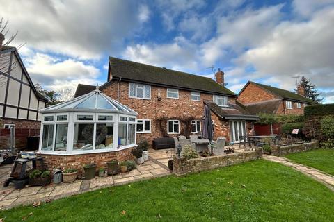 5 bedroom detached house for sale, Lodge Road, Reading RG10