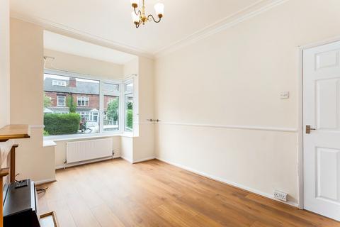 3 bedroom terraced house to rent, Beech Grove Avenue, Leeds LS25