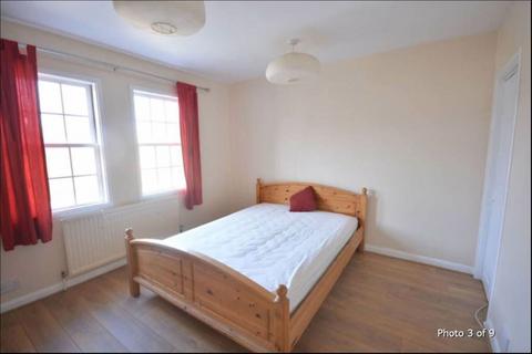 3 bedroom semi-detached house to rent, Hook Road, Surrey KT19