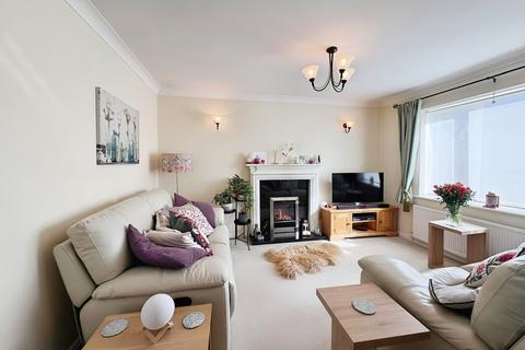 10 Carlton Close, Mickle Trafford, Chester, CH2 4TE