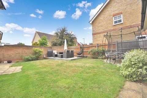 3 bedroom detached house to rent, Shepherds Close, Herts CM23