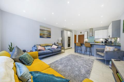 7 Barnetson Place, Dunmow, CM6 1LN