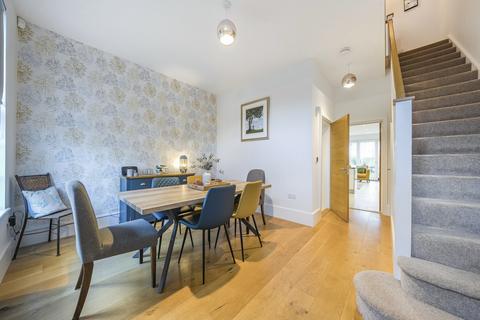 7 Barnetson Place, Dunmow, CM6 1LN