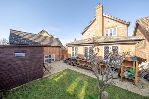 3 bedroom detached house for sale, Pilkingtons, Essex CM17