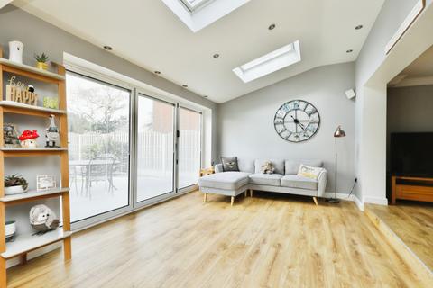 5 Rowernfields, Dinnington, Sheffield, S25 2RR
