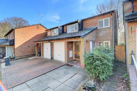 3 bedroom semi-detached house for sale, Walnut Close, Buckinghamshire HP16