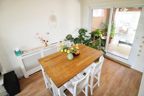 3 bedroom detached house to rent, Tansley Street, South Yorkshire S9