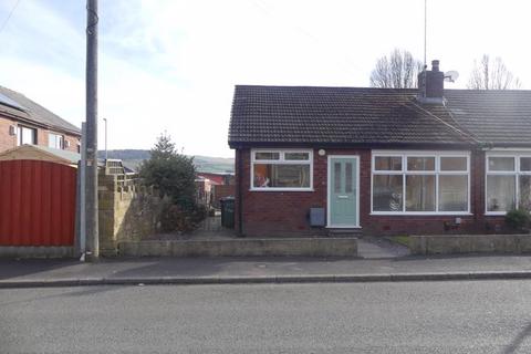 2 bedroom semi-detached bungalow to rent, Farrowdale Avenue, Oldham OL2