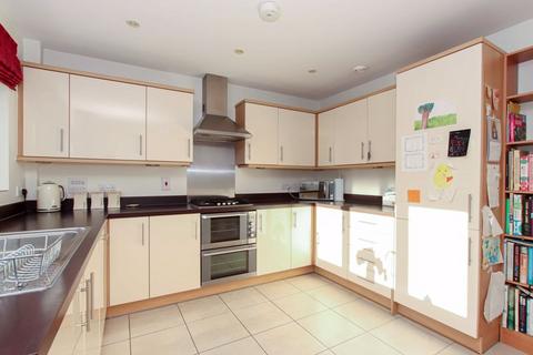 4 bedroom end of terrace house for sale, Adeyfield Road, Hemel Hempstead