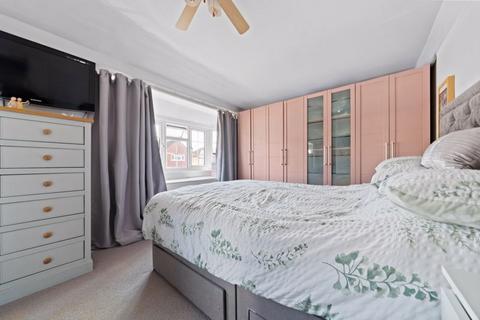 89 Lindsay Road, Worcester Park, KT4 8LF