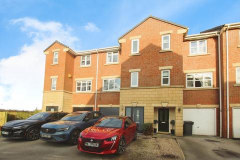 3 bedroom terraced house for sale, Meadowbrook Court, Leeds LS27