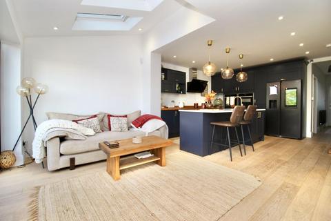 3 bedroom detached house for sale, Norwich Road, Southampton SO18