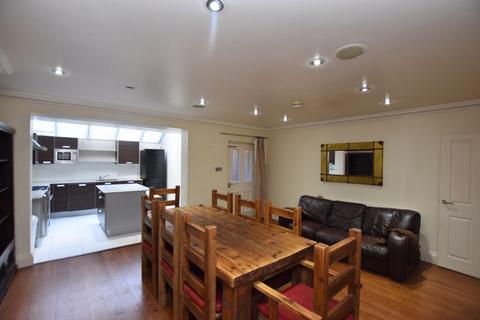 2 bedroom flat to rent, Truman House, Nottingham