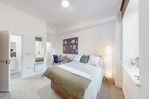 Studio to rent, NW6