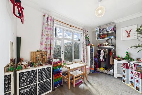 1 Kings Road, Romford, RM1 2ST