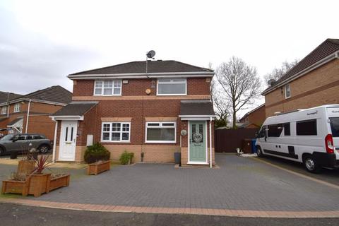2 bedroom semi-detached house to rent, Mullein Close, Warrington