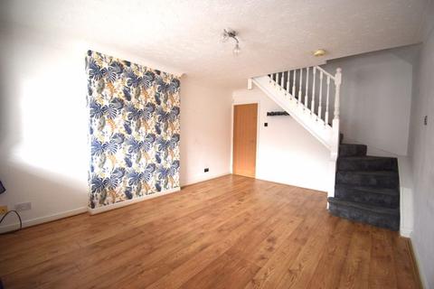 2 bedroom semi-detached house to rent, Mullein Close, Warrington