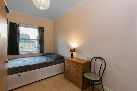 2 bedroom flat to rent, Blenhiem Place, 114 Stepney Way, London