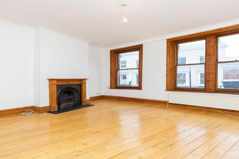2 bedroom flat to rent, N8