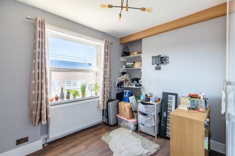 1 bedroom in a flat share to rent, Fulham Broadway, Fulham, SW6