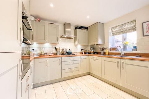 1 Hedgerow Road, Streethay, Lichfield, WS13 8SZ