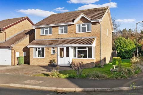 4 bedroom detached house for sale, Cypress Close, Evesham WR11