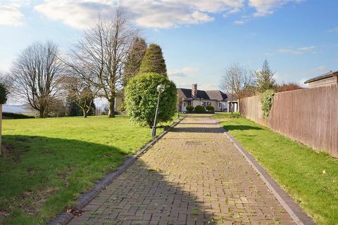 4 bedroom detached bungalow for sale, Windmill Hill, Rough Close