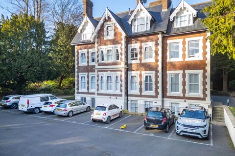 1 bedroom flat for sale, Calverley Park Gardens, Tunbridge Wells TN1