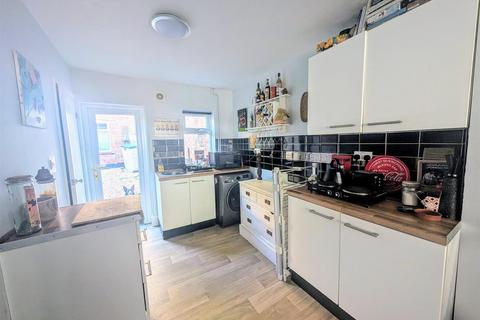 2 bedroom terraced house for sale, Long Row, Newark