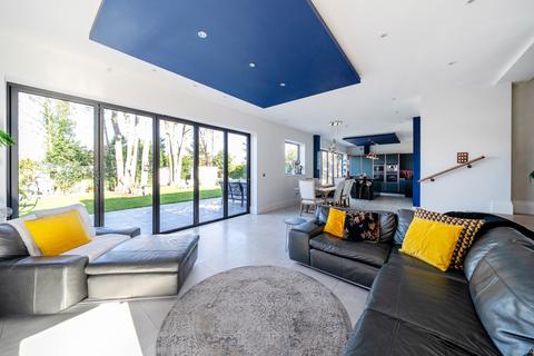 6 bedroom detached house for sale, Warren Road, Hayes, Bromley