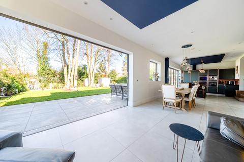 Southerly Warren Road, Bromley, BR2 7AN