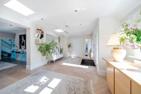 Southerly Warren Road, Bromley, BR2 7AN