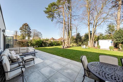 Southerly Warren Road, Bromley, BR2 7AN