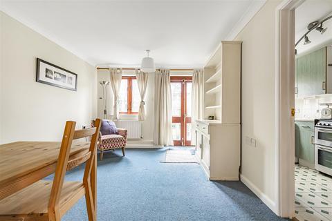 1 bedroom flat for sale, Danebury Avenue, Putney, SW15