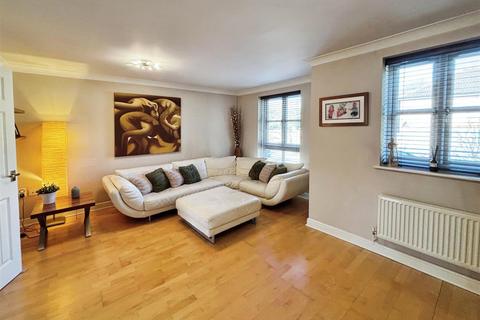 4 bedroom house for sale, Imperial Way, Hemel Hempstead HP3