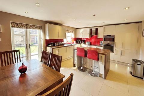 4 bedroom house for sale, Imperial Way, Hemel Hempstead HP3