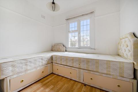 27 Singleton Scarp, London, N12 7AR