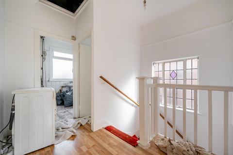 27 Singleton Scarp, London, N12 7AR