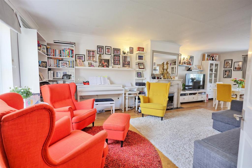 Living/dining room