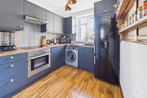 1 bedroom flat for sale, Howard Sqaure, Eastbourne