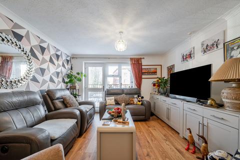 2 bedroom apartment for sale, Erith Road, Belvedere