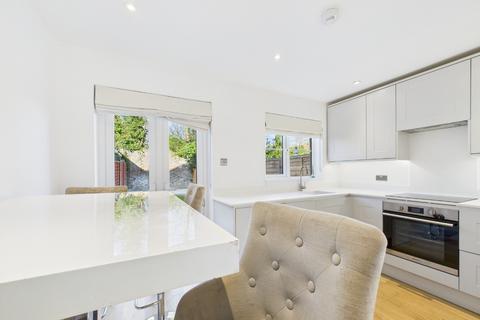 27 Larch Grove, Sidcup, DA15 8WQ