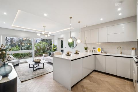 2 bedroom flat for sale, Park Village East, London, NW1