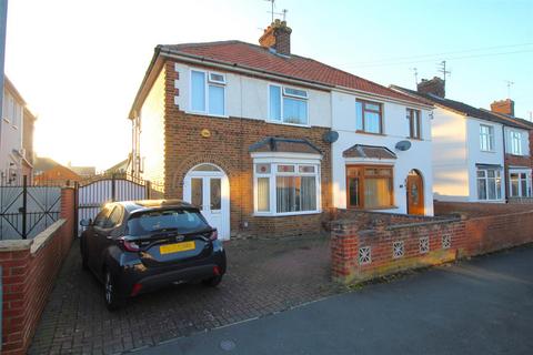 3 bedroom semi-detached house for sale, Peveril Road, Peterborough